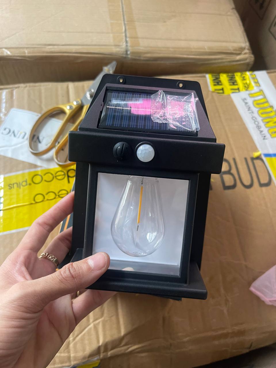 (Size to) Đèn Năng Lượng Mặt Trời Cảm Biến Hồng Ngoại Cảm Biến Ánh Sáng Gắn Tường Tiện ích